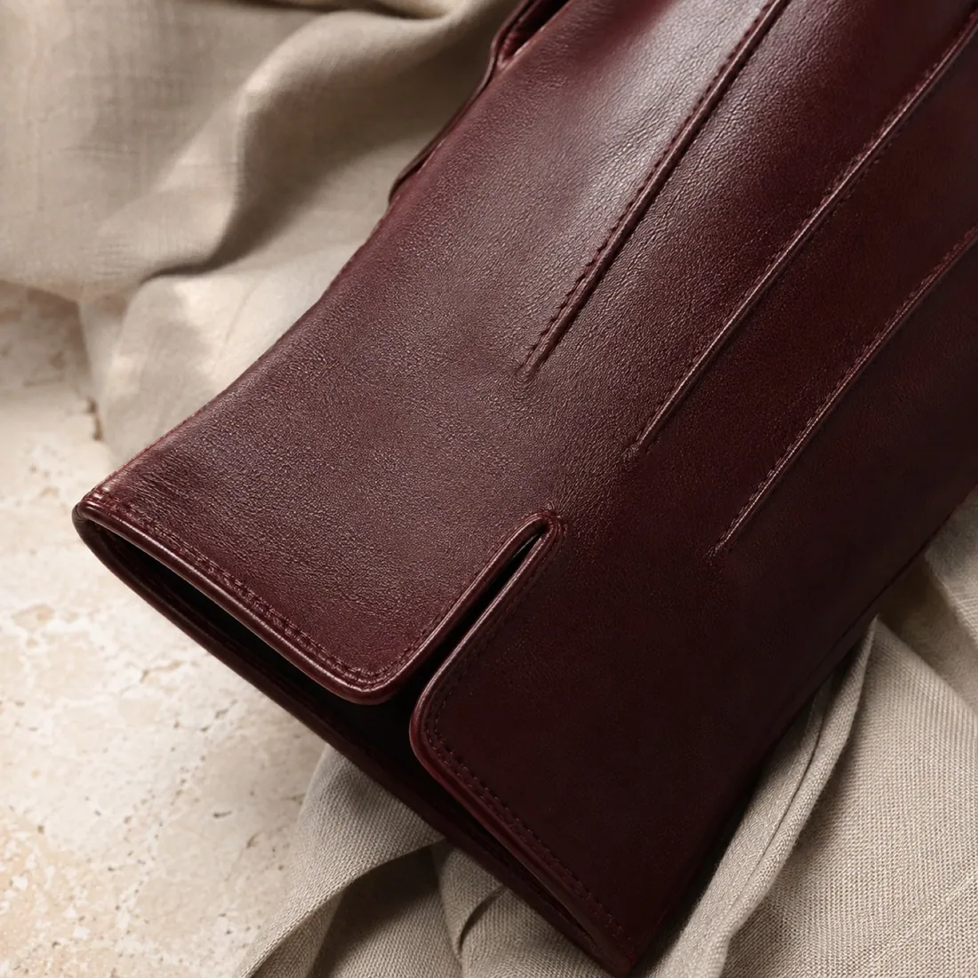 Grove rib cuff glove in oxblood