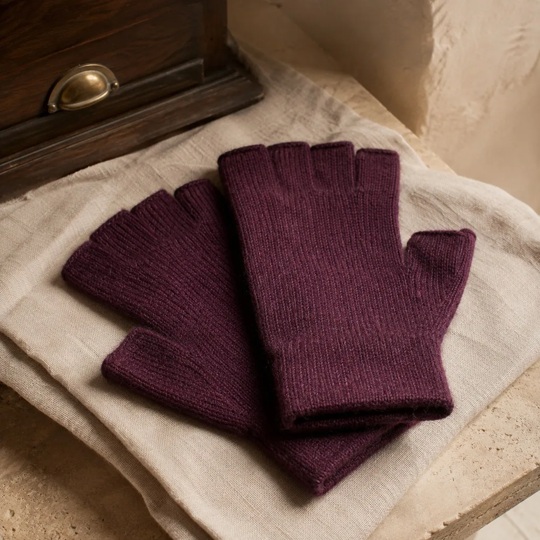 Sancia fingerless knit glove in deep plum