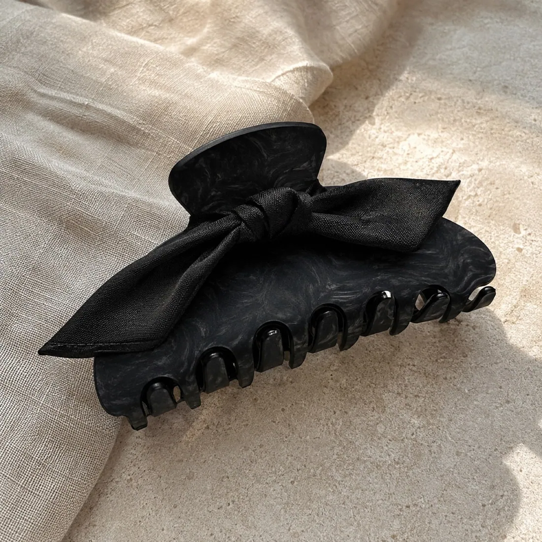 Briar bow hair clip in washed black