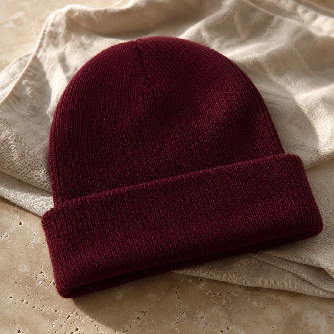 Celia folded cuff cap in oxblood