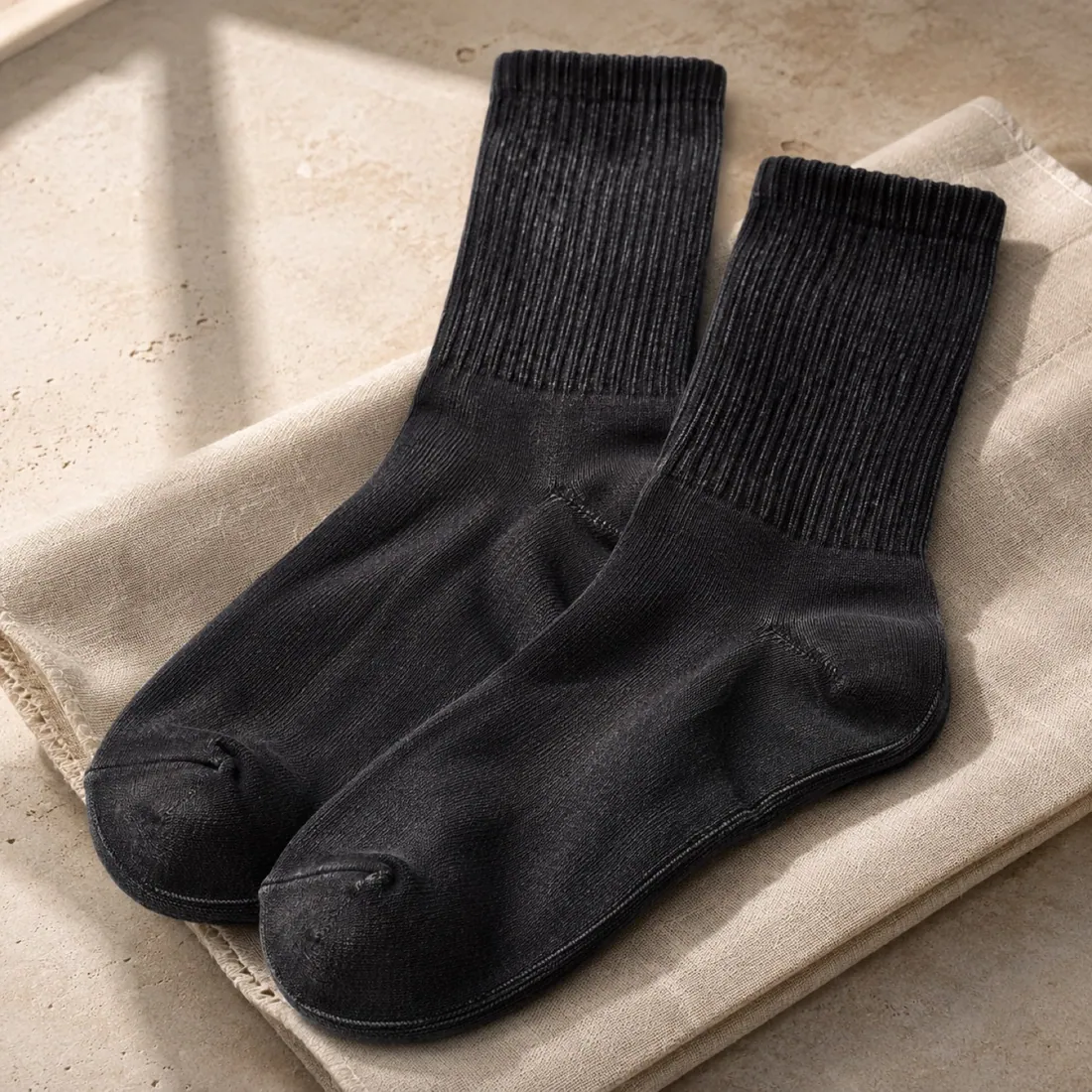 Siena rib ankle sock in washed black