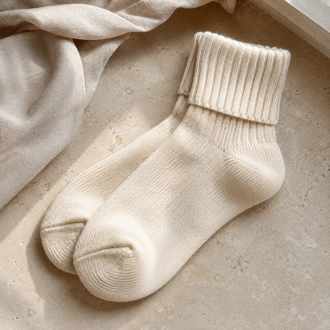 Grove rib ankle sock in warm ivory
